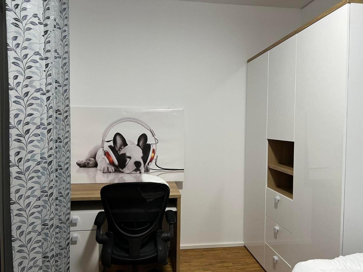 Three Bedroom Apartment In City Centre With A Grand Garden Frankfurt am Main Bagian luar foto