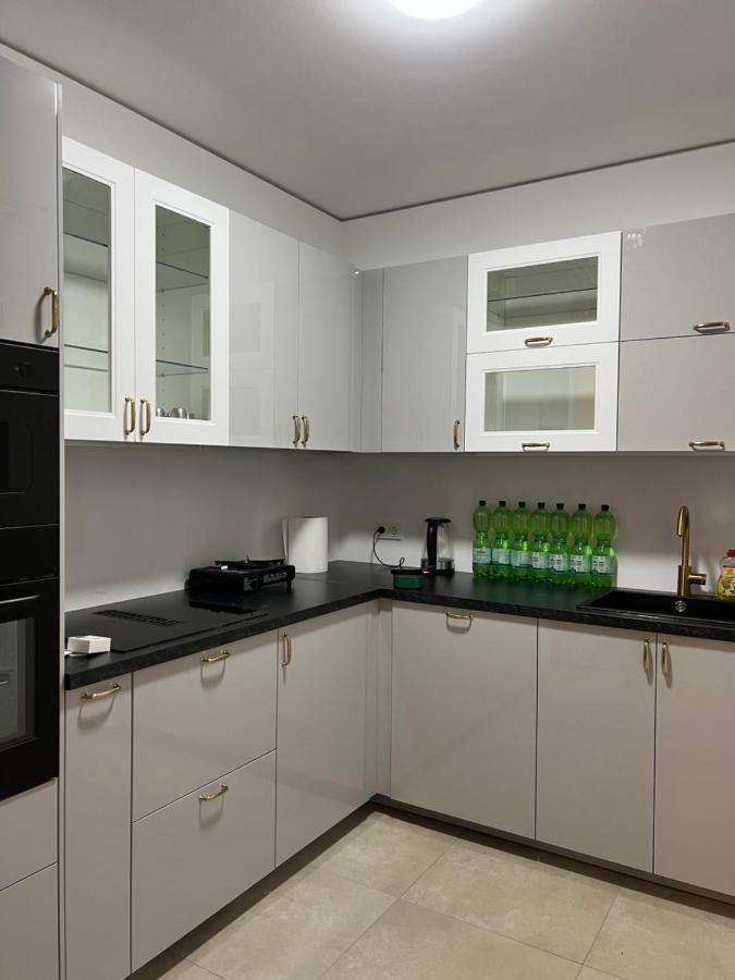 Three Bedroom Apartment In City Centre With A Grand Garden Frankfurt am Main Bagian luar foto