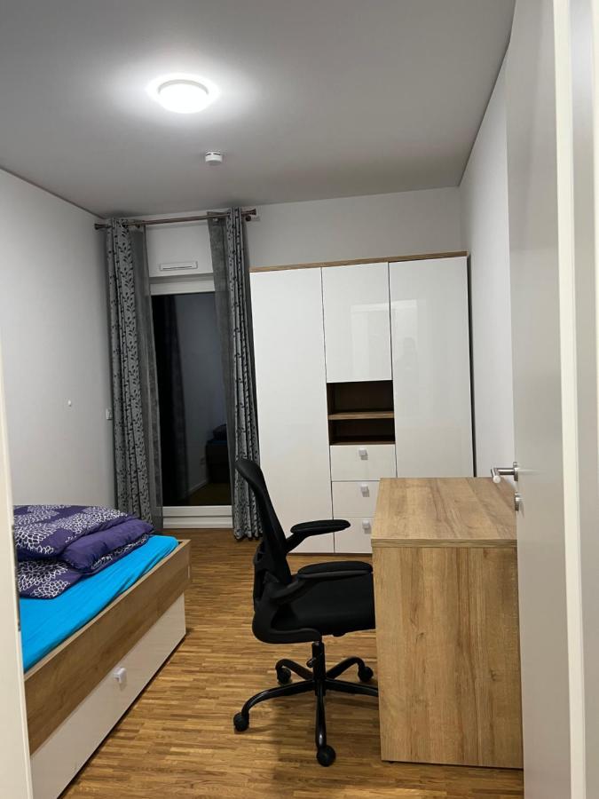 Three Bedroom Apartment In City Centre With A Grand Garden Frankfurt am Main Bagian luar foto